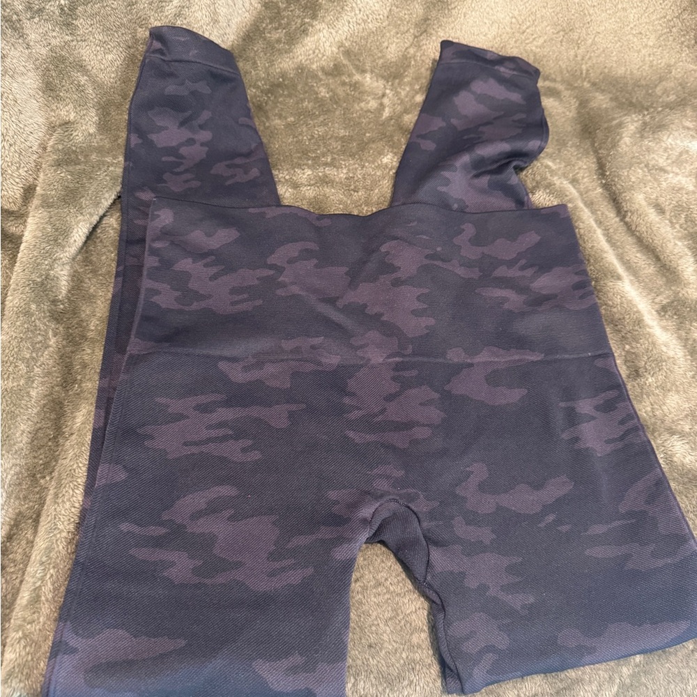 SPANX Camo Leggings in black